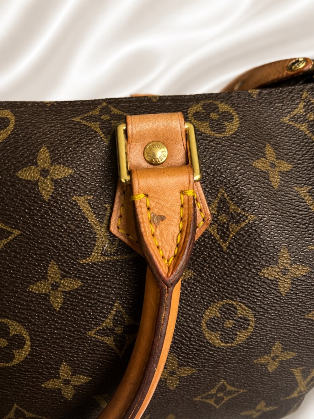 Louis Vuitton Speedy 30 Monogram Handbag - Picture 9 of 16